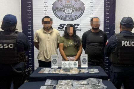 Armados y con drogas, tres personas fueron detenidas por policías de Playa del Carmen