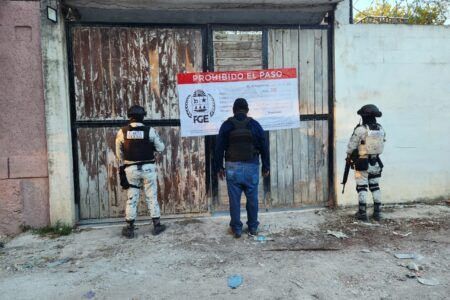 Ejecutan dos cateos en Playa del Carmen; hay cinco detenidos,