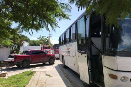 CANCÚN QUEDÓ SIN AGUA POR BLOQUEO DE LA CROC: PLANTONES, SOMBRILLAS Y CERO RESPONSABILIDAD